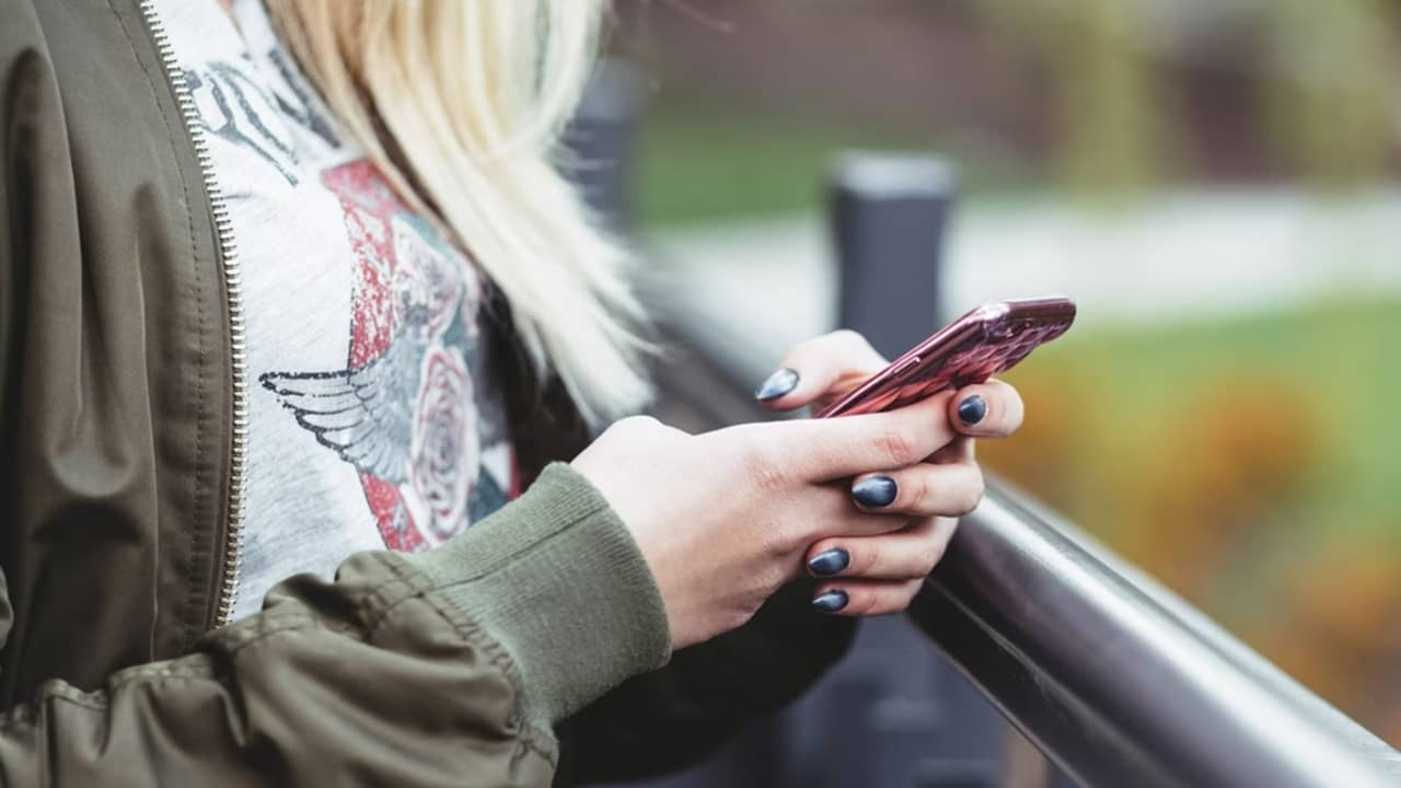 ライブテレビ機能のためにスリングウォッチパーティーを使用してホストする方法