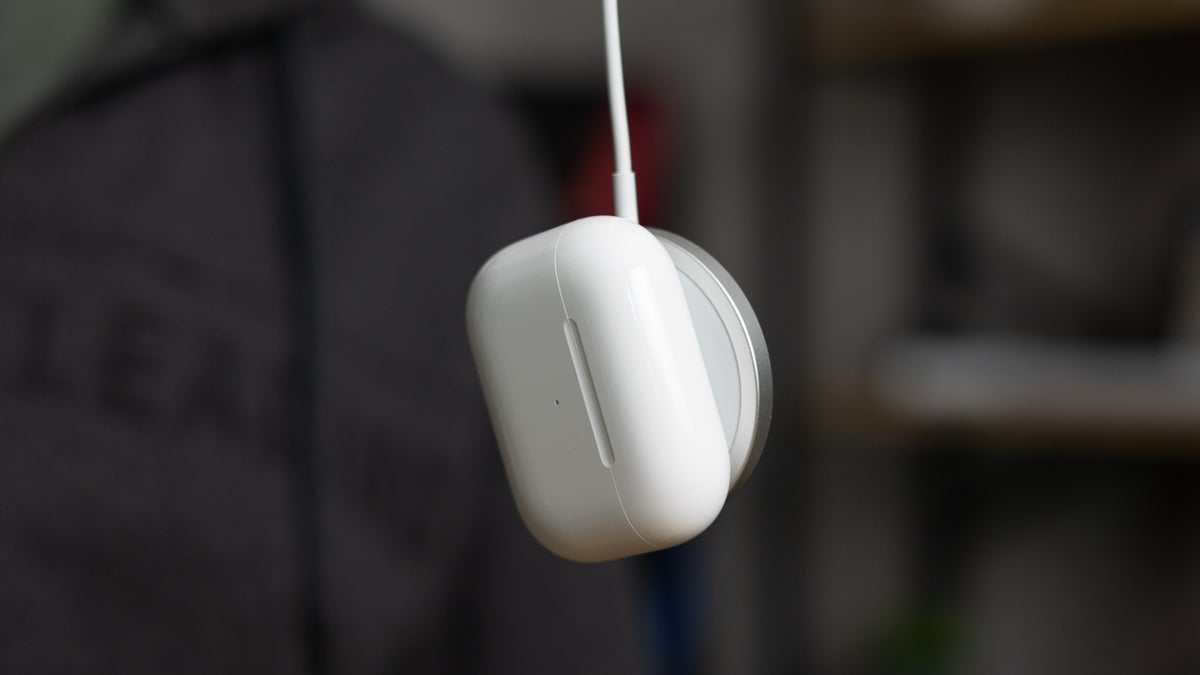 AppleのAirPods Pro 3は物理的な側面を落としていますが、他のすべては基本的に同じです