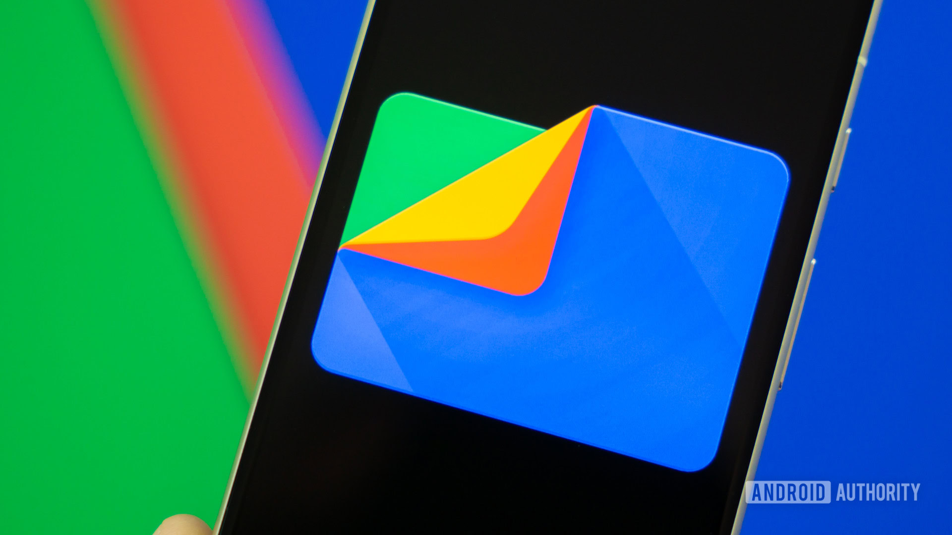 Googleのおしゃれな素材によるファイル3表現力豊かな再設計は、すべての人のために展開されています