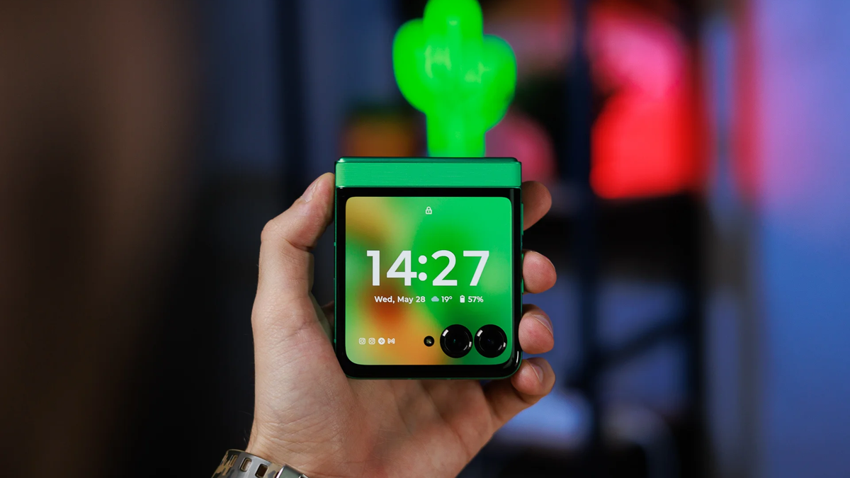 Motorola Razr（2025）は、199.99ドルのギフトでもっと魅力的です