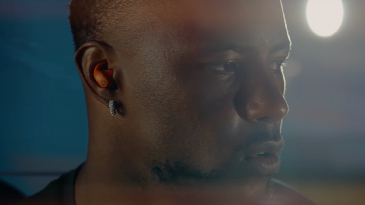 Appleが新しいPowerbeatsをからかうにつれて、あなたの秋の技術ウィッシュリストは長くなりました