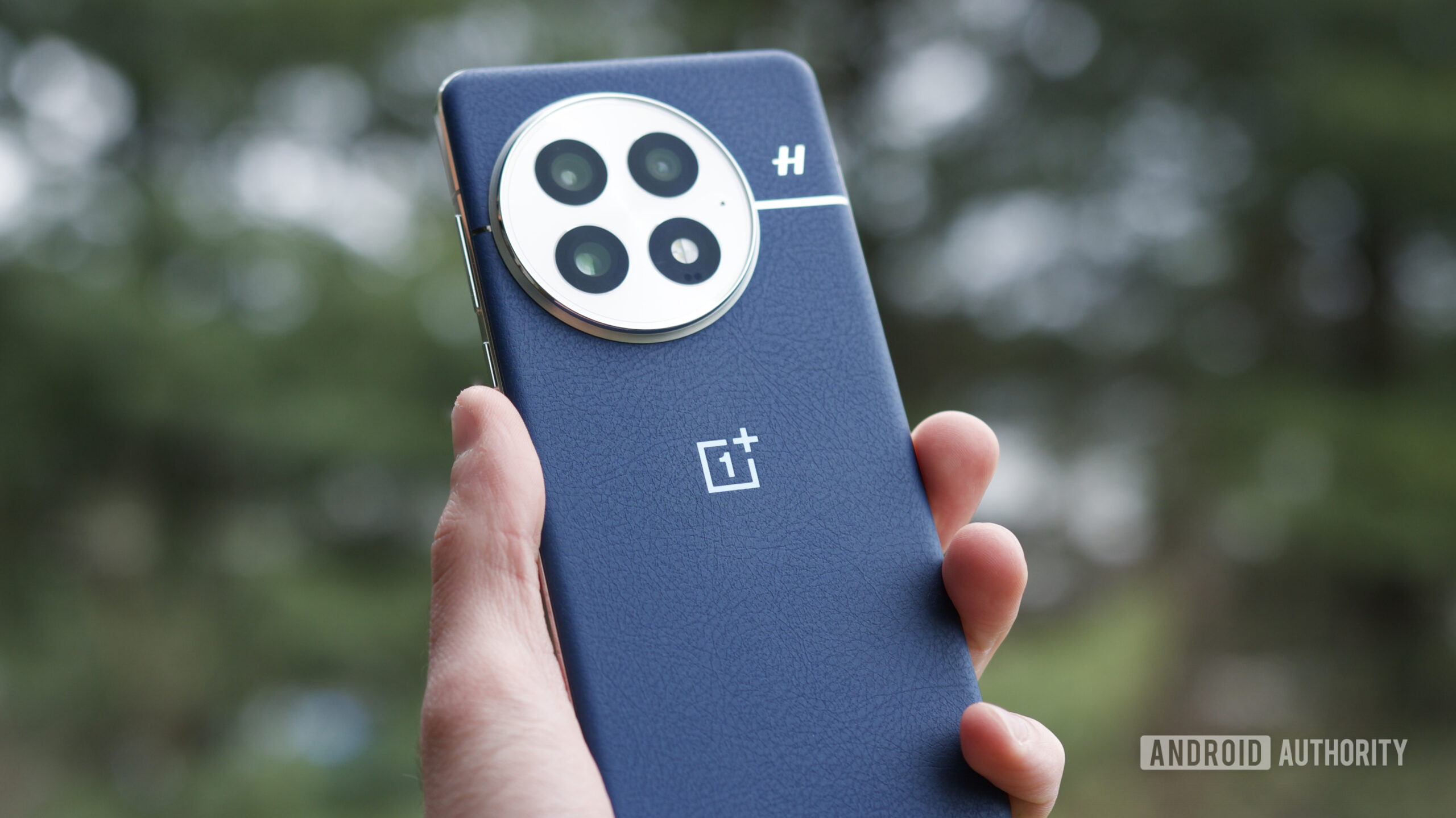 OnePlus 15は、ベースストレージのためにPixel 10 Proを恥ずかしくすることができます