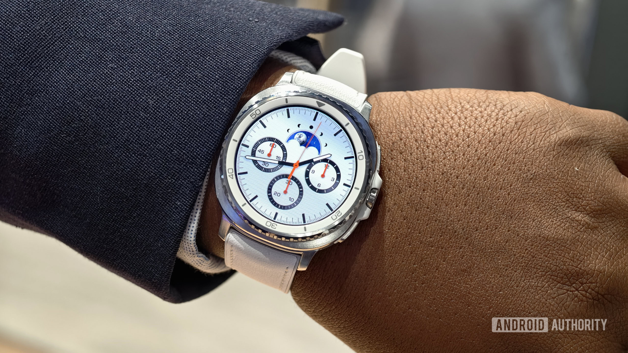 新しい記録低価格：Samsung Galaxy Watch 8 Classicはすでに140ドルです！