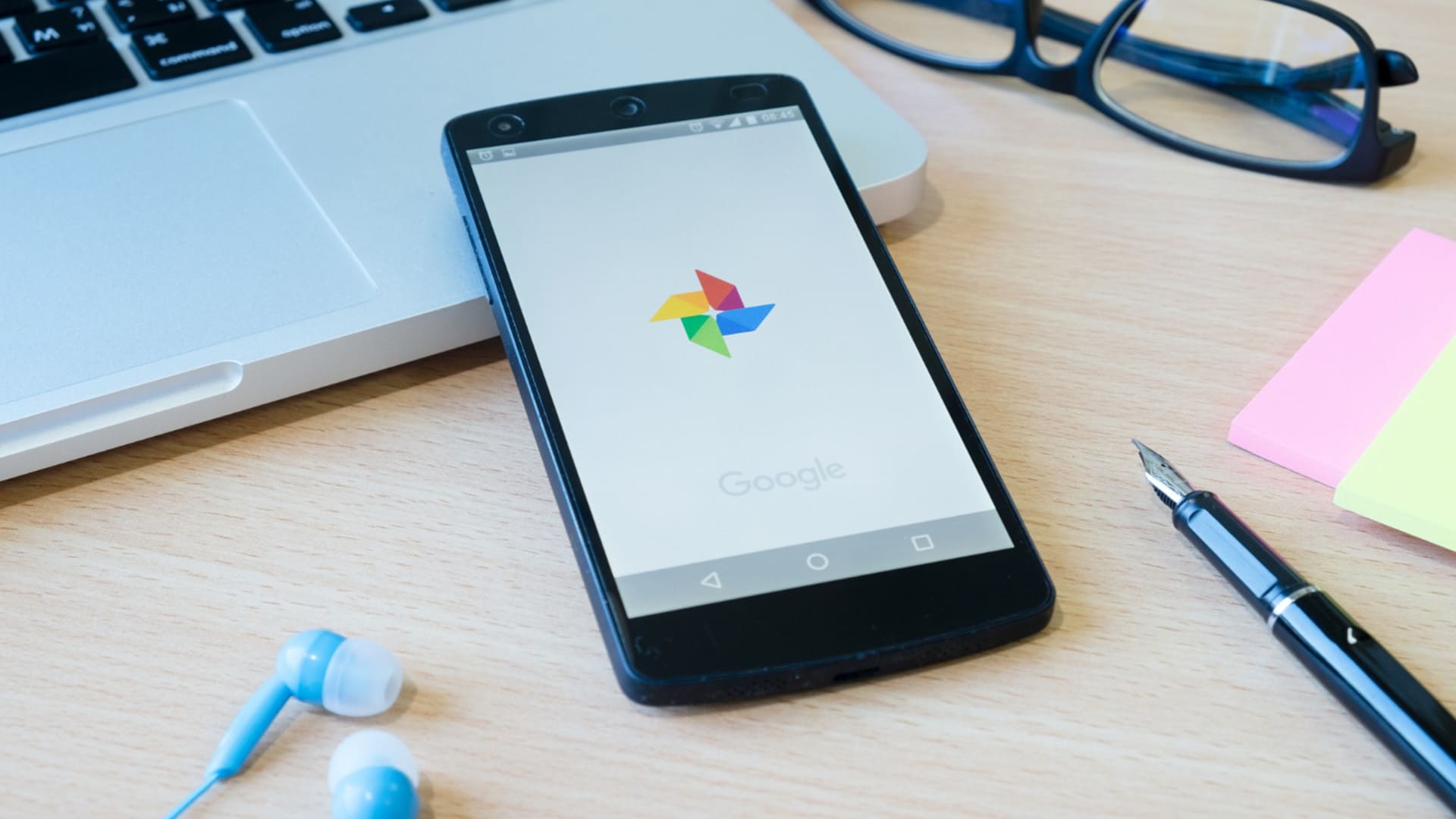 iPhoneでカスタムステッカーにGoogleフォトを使用する方法