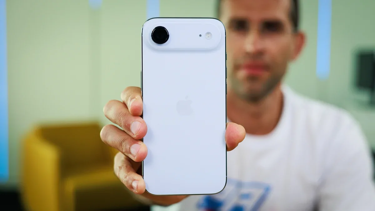 AT&T の iPhone が配送中に消え続ける: ユーザーは空の箱を残して失望する