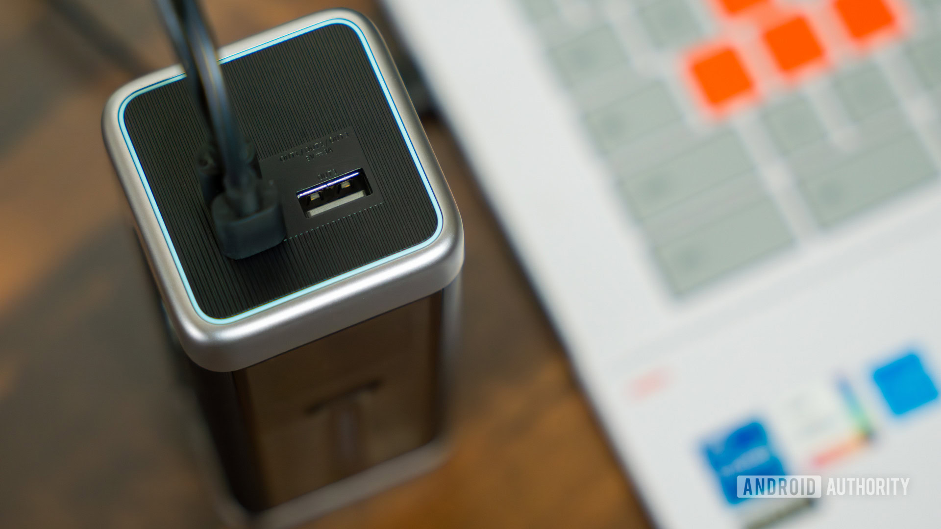 新しいルールが飛行します：なぜあなたが飛ぶときにあなたの電源銀行が接地されるかもしれない理由