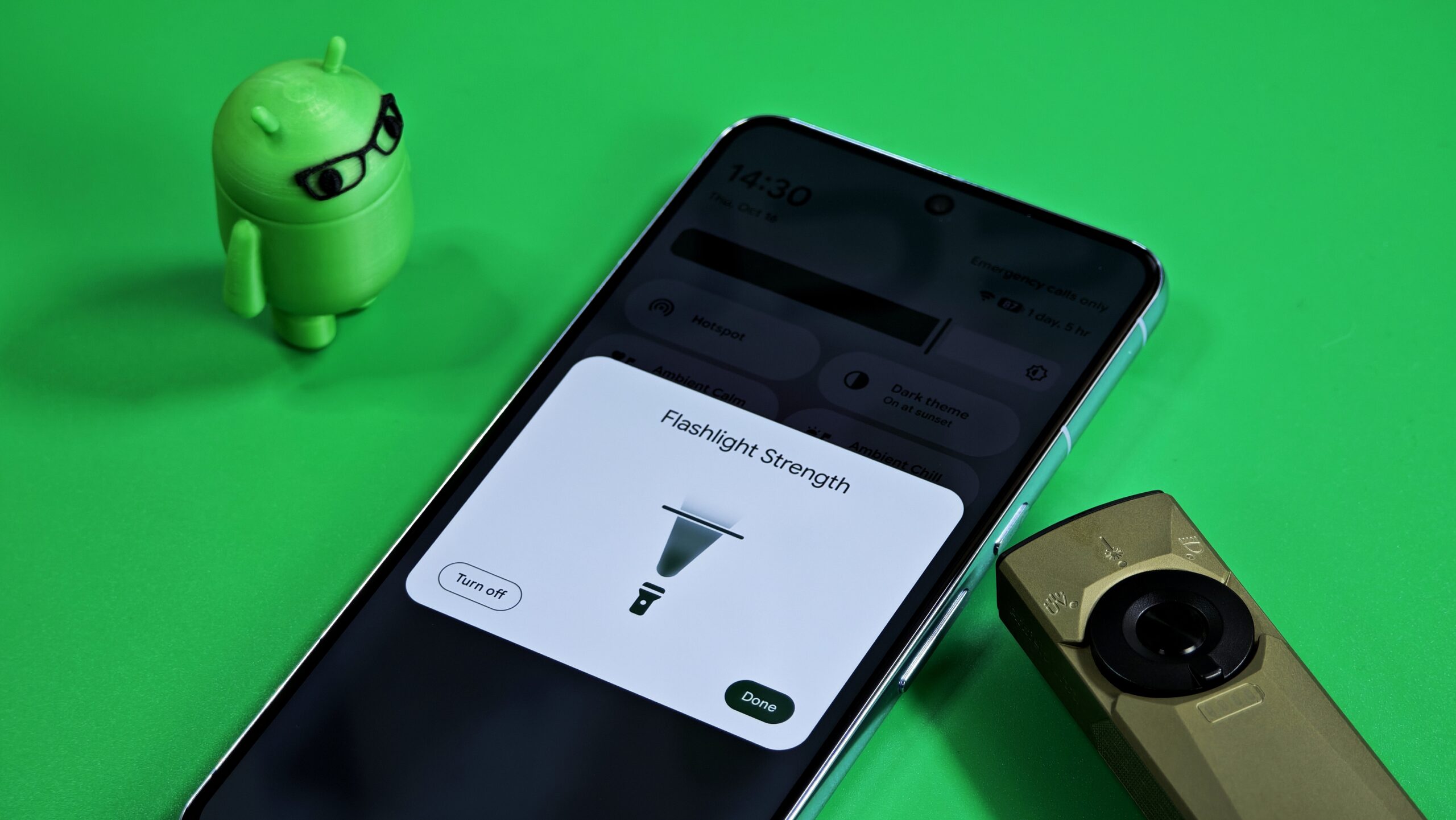 Android の新しい懐中電灯の明るさスライダーは、本物の懐中電灯のような賢いデザインになりました