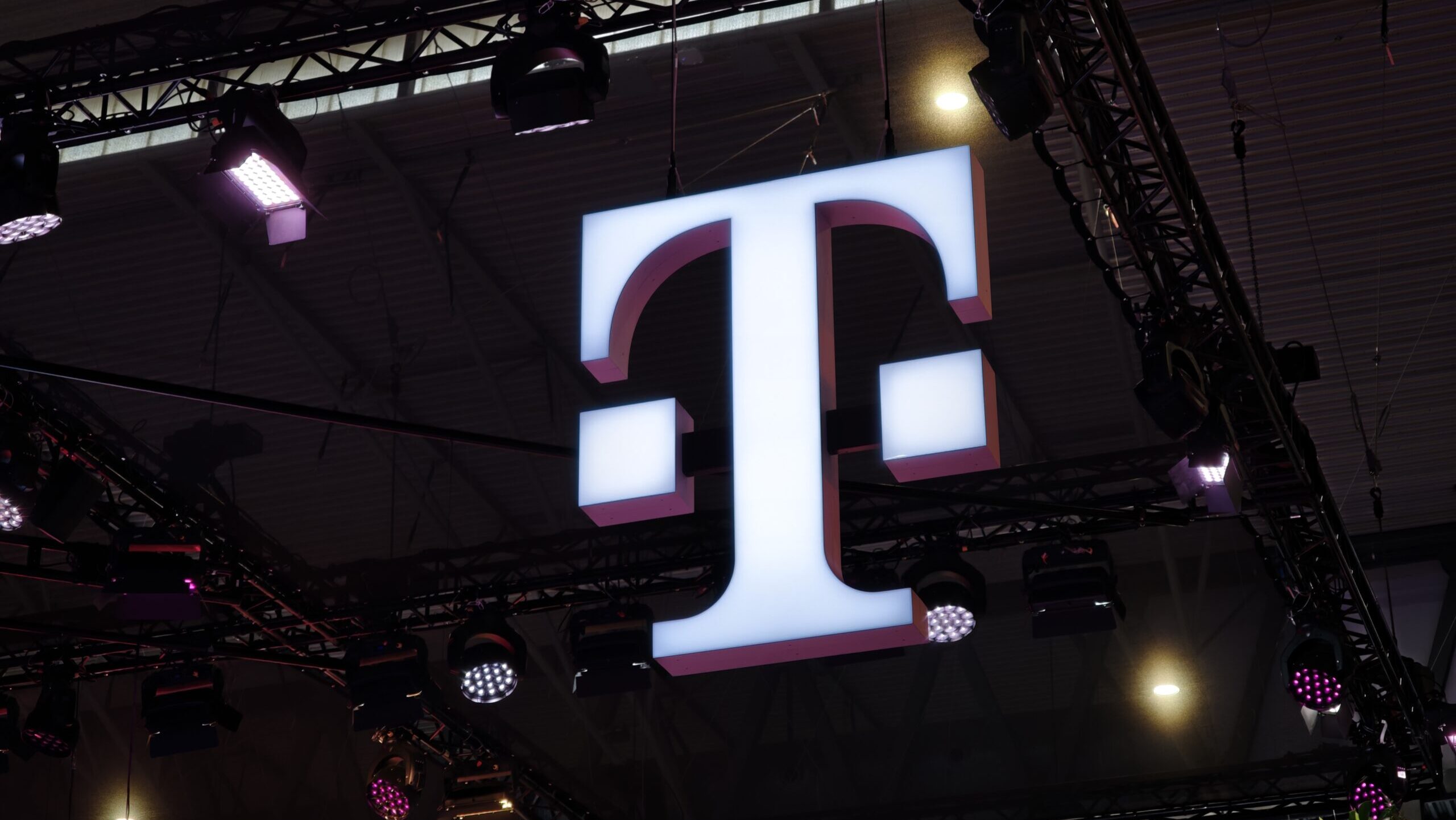 T-Mobile データの一部を傍受するには、800 ドルの DIY セットアップだけで十分でした (更新: T-Mobile 声明)