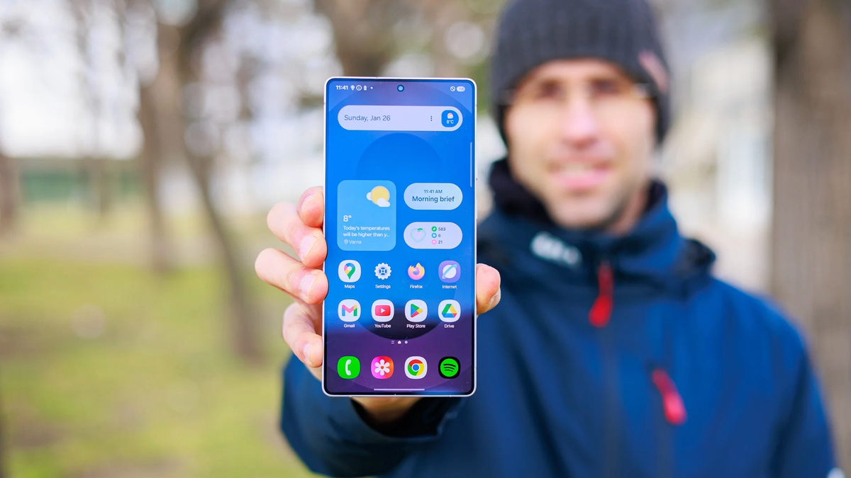 One UI 8.5 を搭載した Galaxy スマートフォンを使えば、スパム電話に二度と応答する必要がなくなります。