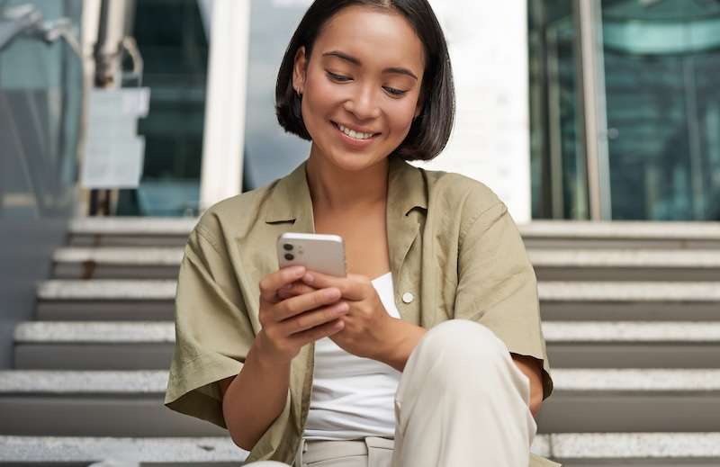 Facebook メッセンジャーの反応が機能しない、表示されない