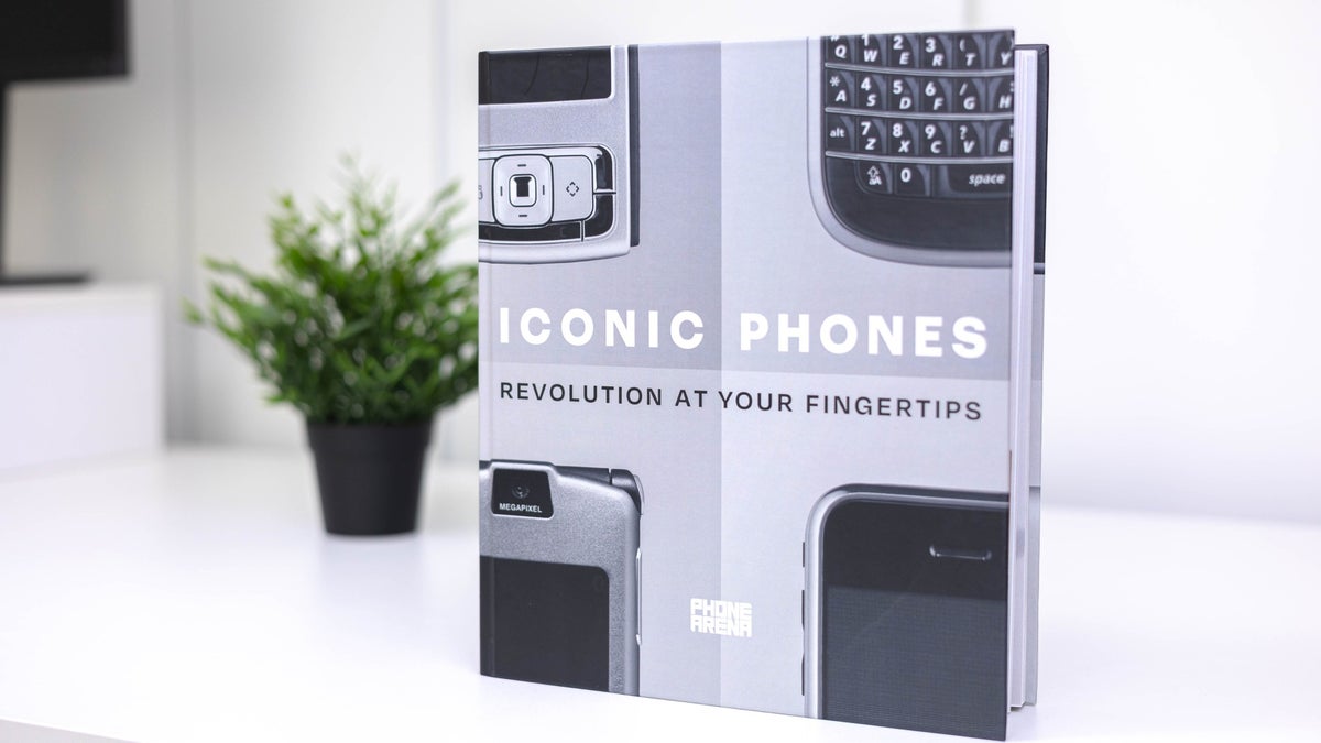Iconic Phones: Revolution at Your Fingertips が米国とカナダで出荷開始