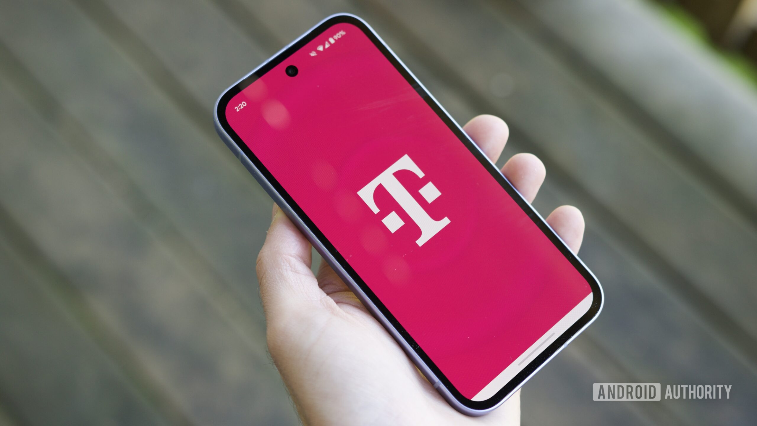 T-Mobile は T-Life アプリに常時接続アシスタントなどを提供します