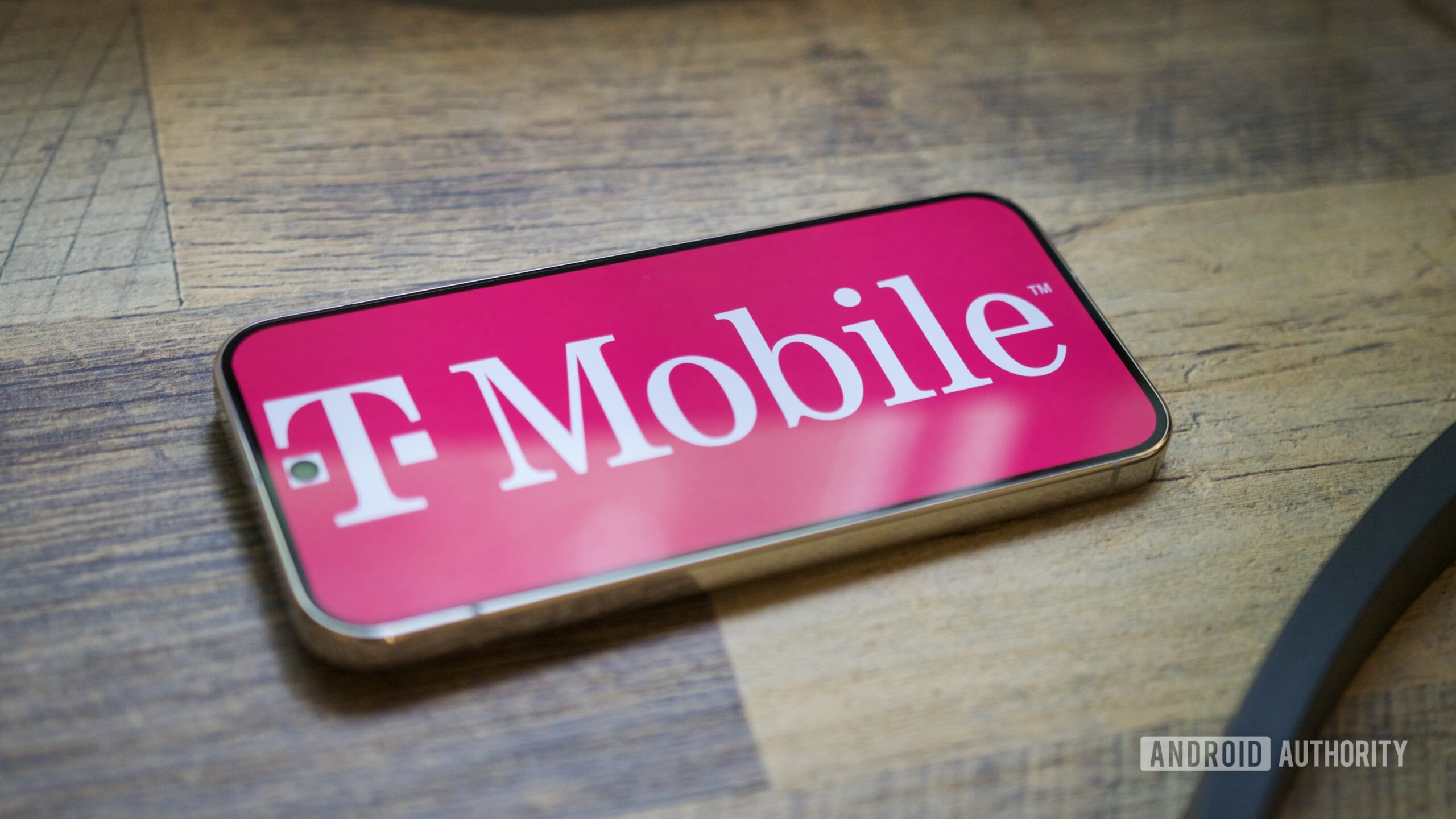T-Mobileの店舗は今月後半に独自の「大規模な」ミーティングを開催すると噂されている
